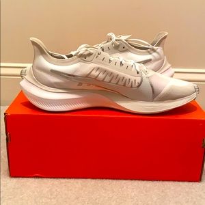 Nike Zoom Gravity - Multiple Sizes